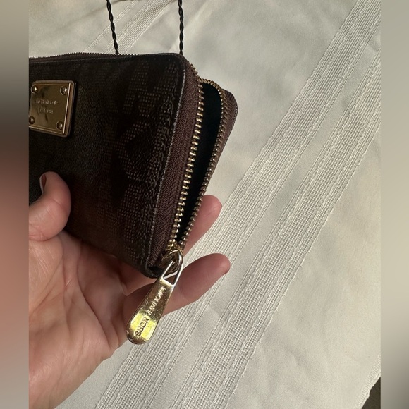 Michael Kors Chocolate Brown Wallet with Gold Plate - Picture 11 of 11